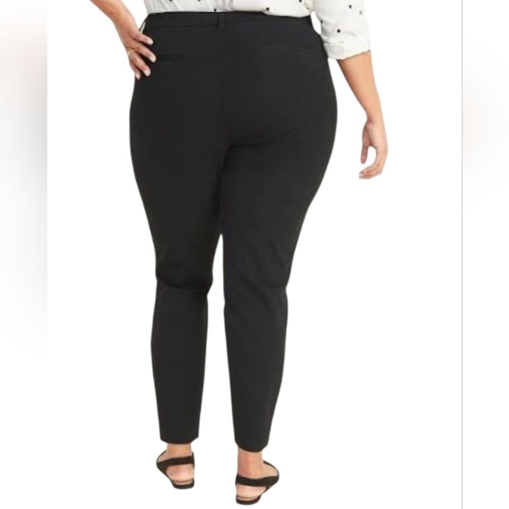 Old Navy Black Ankle Pixie Pants